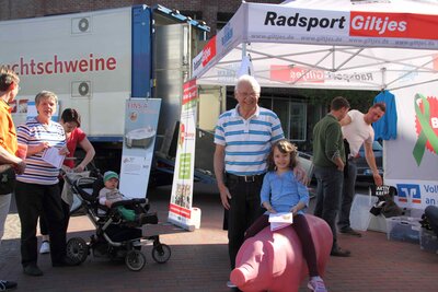 Foto des Albums: Landwirte radeln gegen Krebs