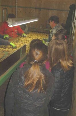 Foto des Albums: „Schweine mega süß“ - Gymnasium Salzhausen zu Gast bei Carsten Beecken
