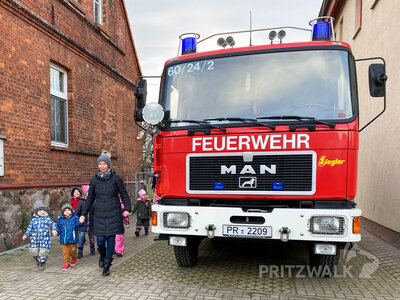 Foto des Albums: Sadenbecker Kinder hatten Theaterspaß bei der Feuerwehr