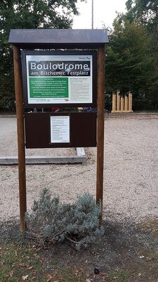 Foto des Albums: Arbeiten am Bouleplatz