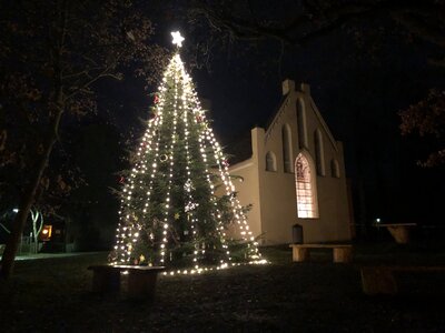 Foto des Albums: Weihnachtsgottesdienst 2020 an der Paretzer Dorfkirche (24.12.2020)