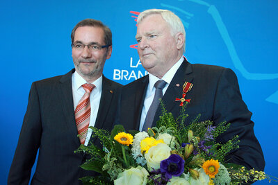 Vorschaubild: 28.3.2012 Verleihung des Bundesverdienstkreuzes