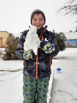 Foto des Albums: Erster Schneespaß in der Notbetreuung