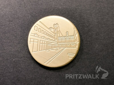 Die Januar-Medaille hat als Motiv die Tuchfabrik. Foto: Beate Vogel  (Bild vergr&ouml;&szlig;ern)