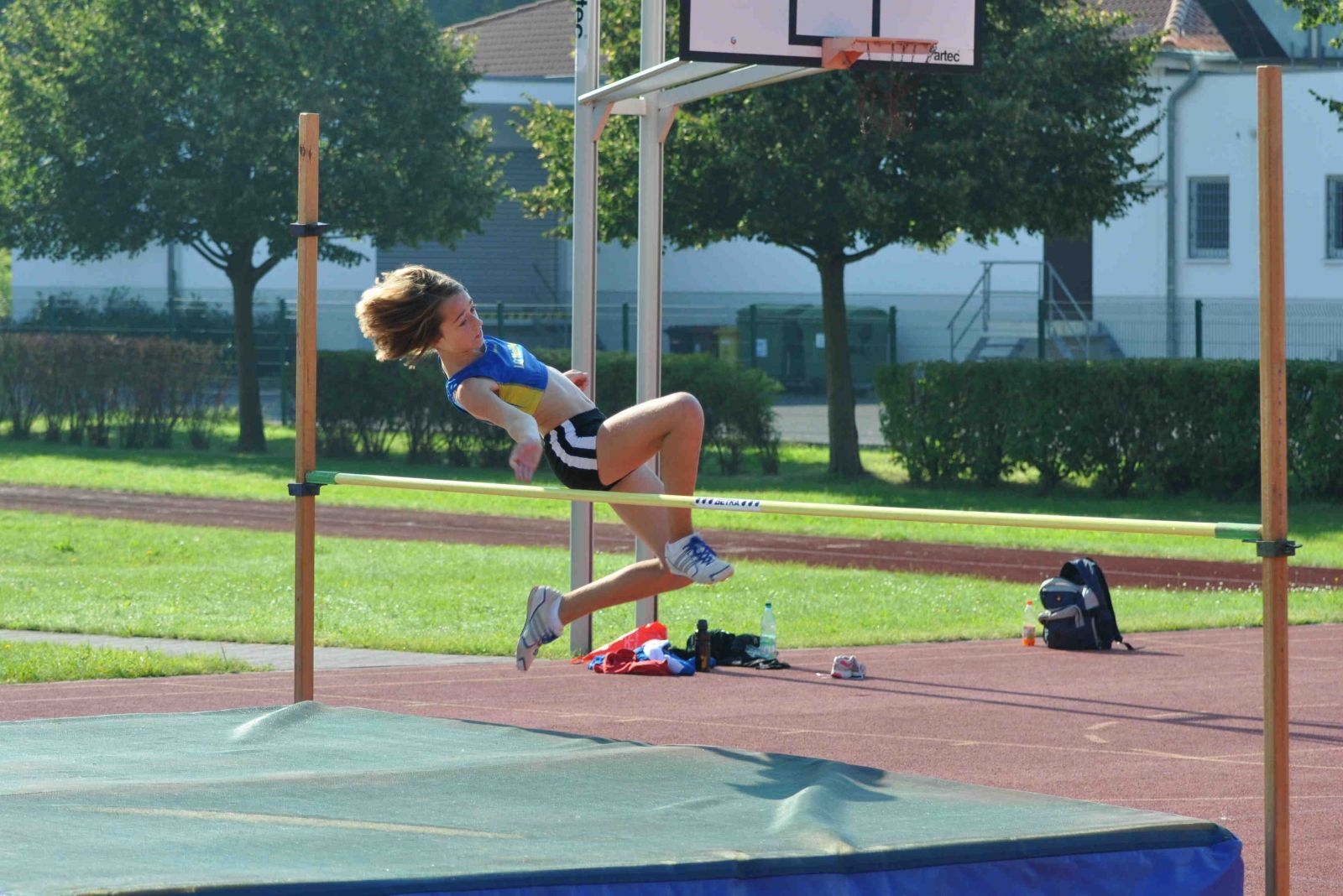 Bild: Hoch: Henriette Rehle W12