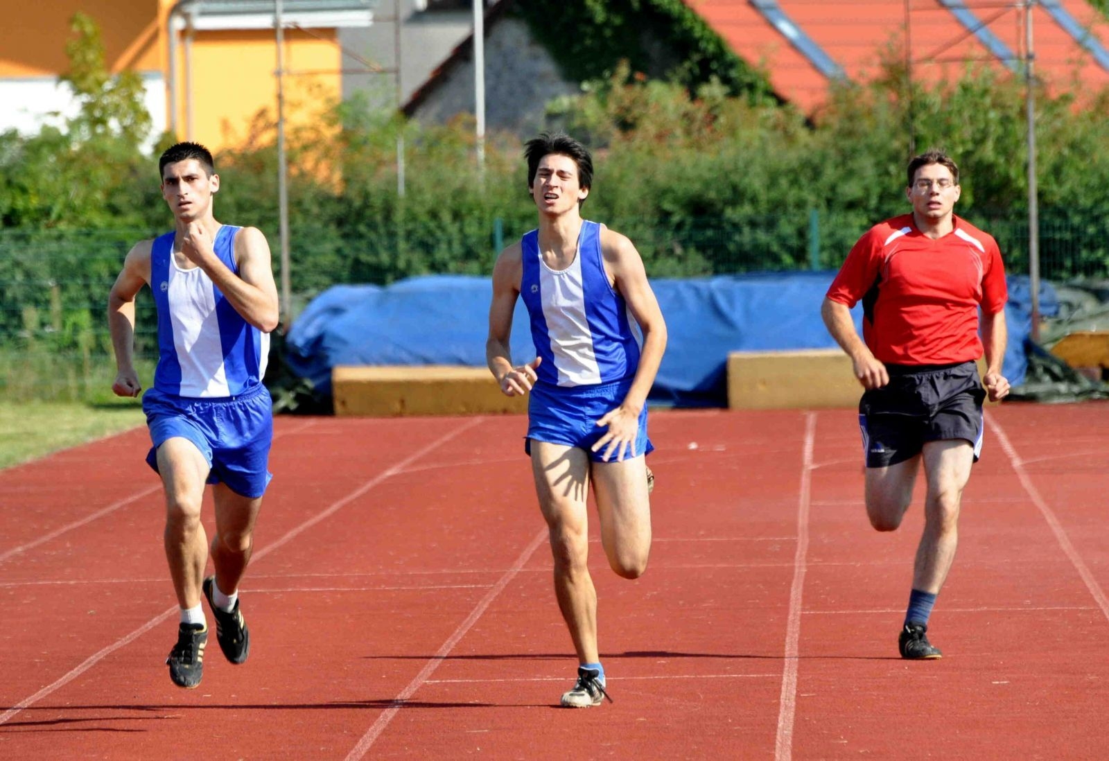 Bild: 400m der Männer: Brüder Pham und Stefan Kuch - der spätere Sieger
