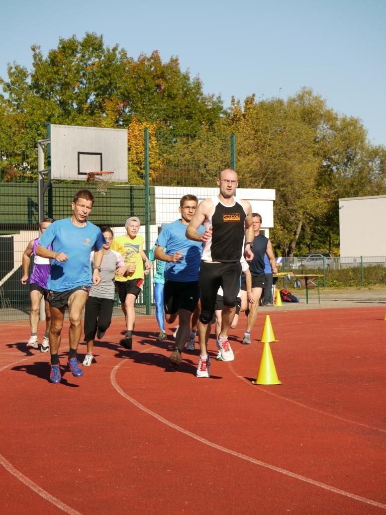 Bild: Kurz nach dem Start der 2000 m bis 10.000 m-Distanzen