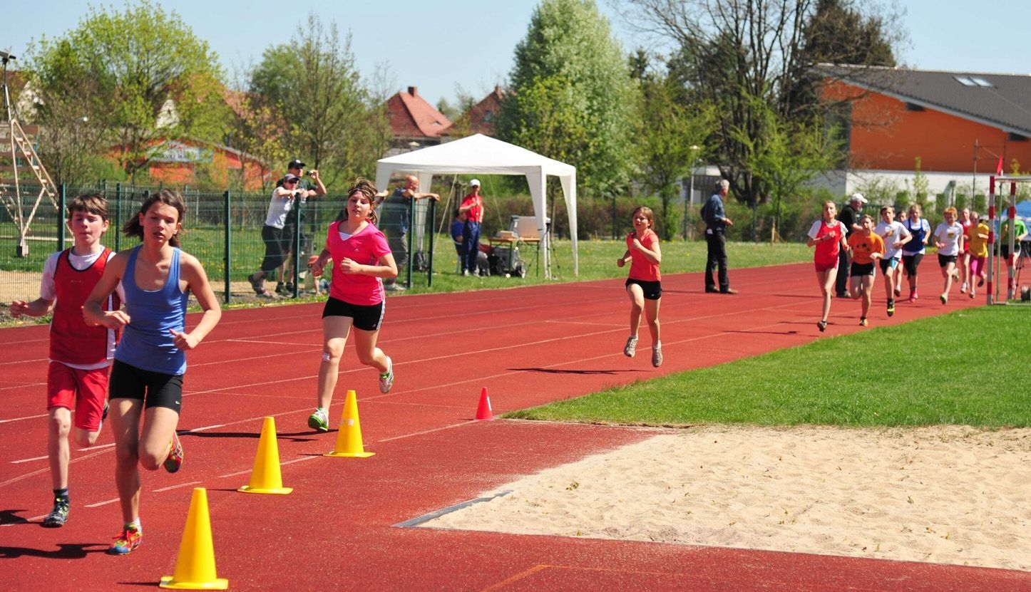 Bild: 800m-Läufe zum Abschluss W12