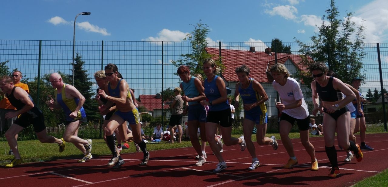 Bild: Start zum abschließenden 800m-Lauf der Frauenriege beim 19. Damenzehnkampf bzw. LM der Seniorinnen