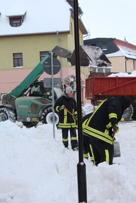Foto des Albums: Winter 2021 Schneeräumung Markt