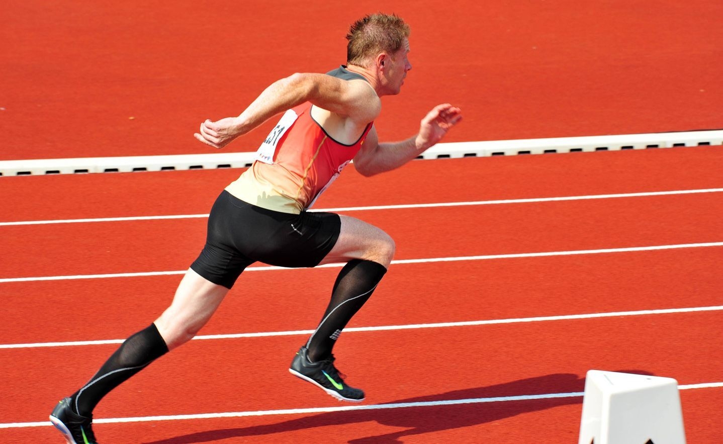 Bild: Erfolgreichster Nieskyer mit Gold und Silber und Super-Rekord: Jörg Schäfer startet vehement in die Stadionrunde