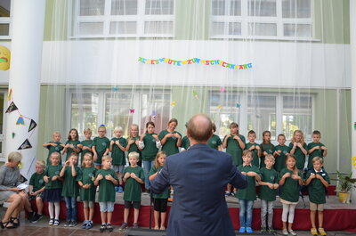 Vorschaubild: Auftritt des Schulchors