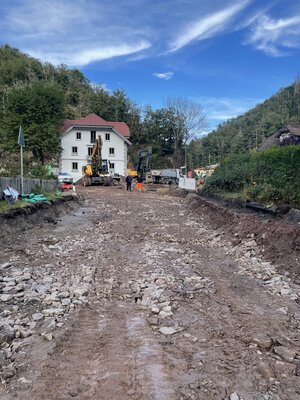 05.10.21 Blick Richtung Witznau von der Schwarza-Br&uuml;cke  (Bild vergr&ouml;&szlig;ern)