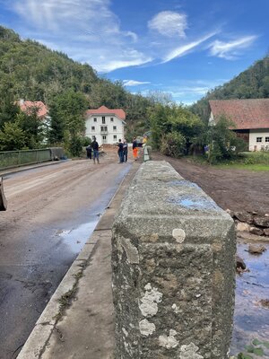 05.10.21 Br&uuml;cke &uuml;ber die Schwarza  (Bild vergr&ouml;&szlig;ern)