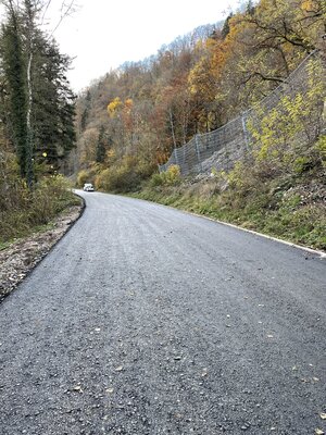08.11.2021 Tragschichteinbau auf gesamter L&auml;nge  (Bild vergr&ouml;&szlig;ern)