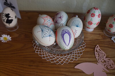 Vorschaubild: Eier mit Fadengrafik
