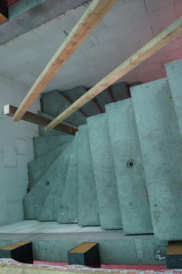Vorschaubild: 11. Mai 2021 Treppe zum Dachgeschoss