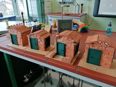 Fotoalbum Häuser bauen im Chemieunterricht