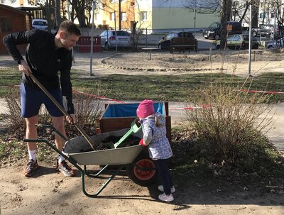 Die Hochbeete wurden aufgef&uuml;llt. 