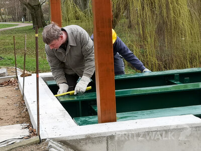 Foto des Albums: Neue Brücke über die Dömnitz wird aufgesetzt