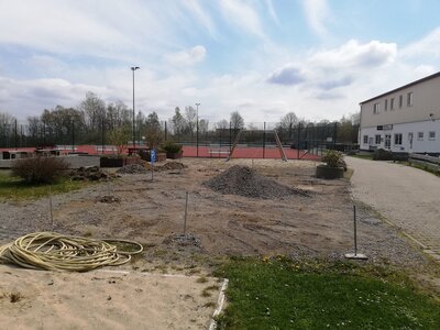 Foto des Albums: TSV Kirchdorf - Aussengelände Bauarbeiten und Baufortschritt am Parkplatz (20. 04. 2021)