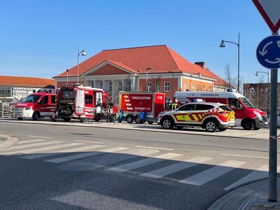 Foto des Albums: Einsatz 083/2021 - Bombendrohung Rathaus