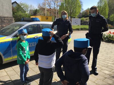 Foto des Albums: Polizei zu Besuch bei Klasse 1-2 (30.04.2021)