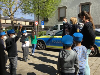 Foto des Albums: Polizei zu Besuch bei Klasse 1-2 (30.04.2021)
