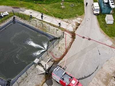 Wasserreservoir auf dem Betriebsgel&auml;nde. Foto: Uwe Sellmann  (Bild vergr&ouml;&szlig;ern)