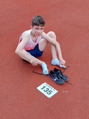 Jannik Just (nach dem Lauf)  (Bild vergr&ouml;&szlig;ern)