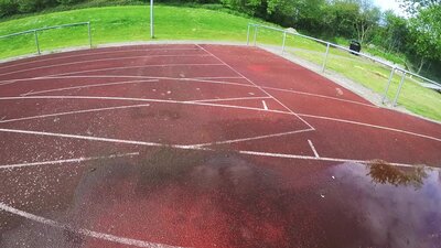 Foto des Albums: Reinigung der Sportflächen auf dem Sportgelände des TSV Kirchdorf ... (08. 06. 2021)