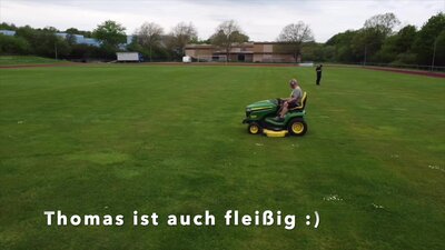 Foto des Albums: Reinigung der Sportflächen auf dem Sportgelände des TSV Kirchdorf ... (08. 06. 2021)