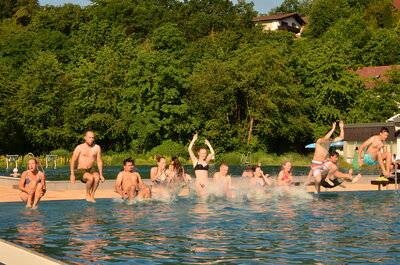 Foto des Albums: hr1 sendet live aus dem Freibad