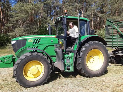 Foto des Albums: Oberschüler aus Glöwen erkunden Landwirtschaftsbetrieb im Rahmen der Berufsorientierung (17. 06. 2021)