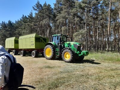 Foto des Albums: Oberschüler aus Glöwen erkunden Landwirtschaftsbetrieb im Rahmen der Berufsorientierung (17. 06. 2021)