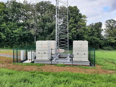 Funkmast  (24)  (Bild vergr&ouml;&szlig;ern)