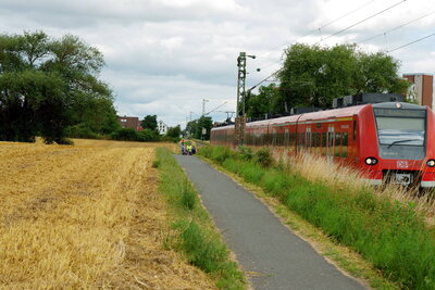 Radgruppe -fast so schnell wie die S-Bahn  (Bild vergr&ouml;&szlig;ern)