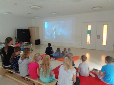 Auch Im Hort darf es mal einen Kino- Tag geben  (Bild vergr&ouml;&szlig;ern)