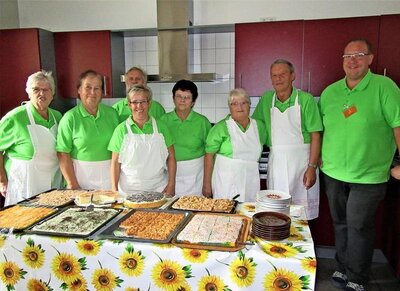 F&uuml;r seinen Kuchen ist der Kultur- und Heimatverein Ziesar ber&uuml;hmt. Quelle:&nbsp;Silvia Zimmermann  (Bild vergr&ouml;&szlig;ern)