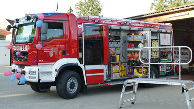 Foto des Albums: Übergabe des neuen Hilfeleistungslöschgruppenfahrzeug (HLF) 20 an die Freiwillige Feuerwehr Grasleben