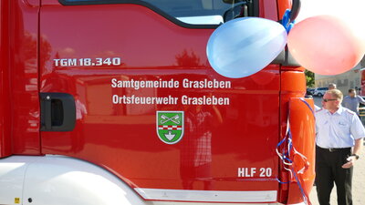 Foto des Albums: Übergabe des neuen Hilfeleistungslöschgruppenfahrzeug (HLF) 20 an die Freiwillige Feuerwehr Grasleben