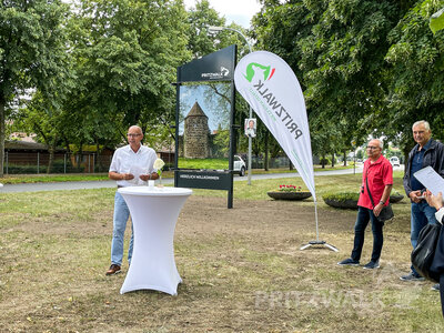 Foto des Albums: Ortseingangstafeln begrüßen jetzt die Bürger