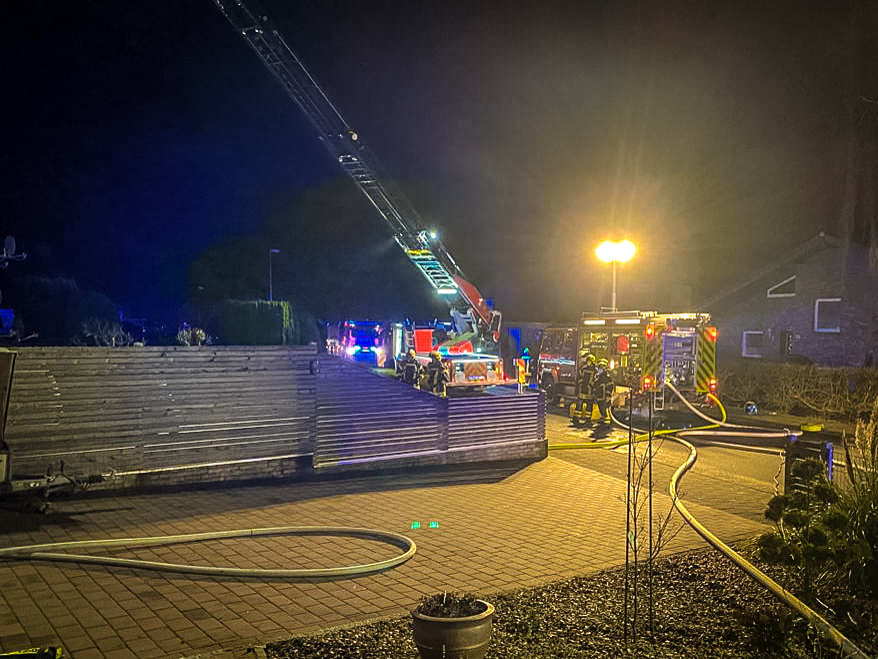 Bild: F2 Brennt-Holzlager00013