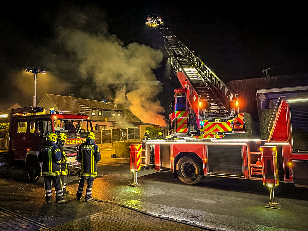 Bild: F2 Brennt-Holzlager00024