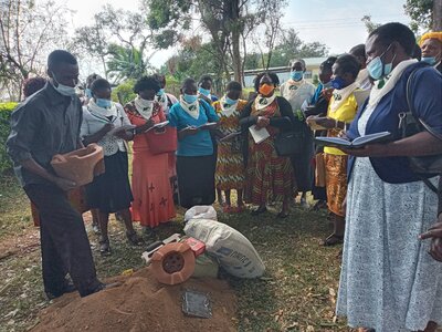 Foto des Albums: Construction of an energy-saving stove in July 2021