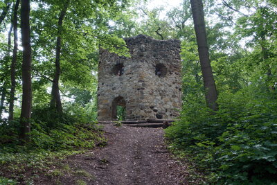 Hexenturm im Hin&uuml;berscher Garten  (Bild vergr&ouml;&szlig;ern)