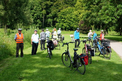 Kurze Rast - Hin&uuml;berscher Garten  (Bild vergr&ouml;&szlig;ern)