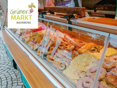 Backwaren auf dem Gr&uuml;nen Markt Mainburg 