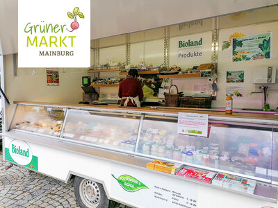 Joghurt, Milch und K&auml;se auf dem Gr&uuml;nen Markt Mainburg 