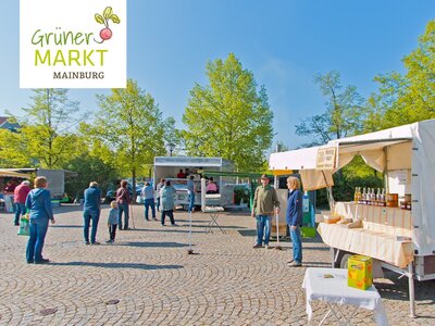Fleisch, Wurst und Honig auf dem Gr&uuml;nen Markt Mainburg 
